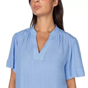 WELL WORN V-Neck Short Sleeve Blouse Top Size M Blue Relaxed Fit Woven Shirt NWT